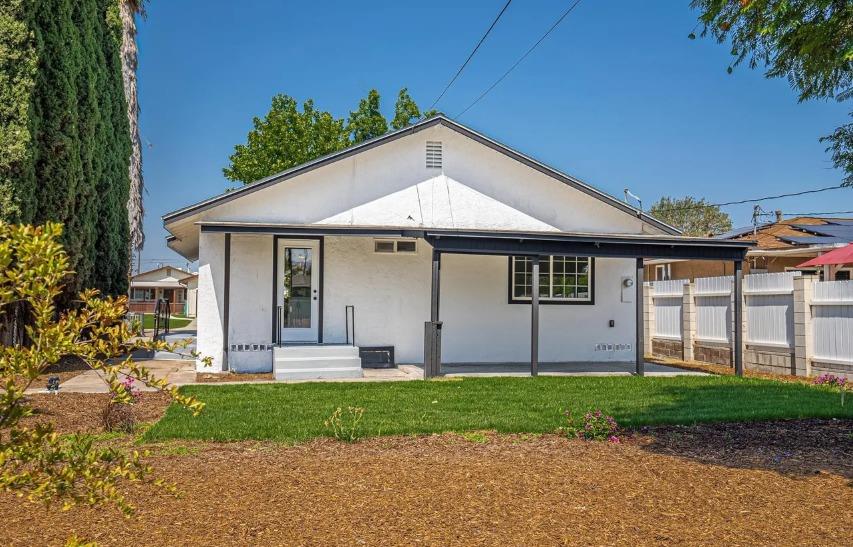 Detail Gallery Image 12 of 28 For 635 Paraiso, Spring Valley,  CA 91977 - 2 Beds | 2 Baths