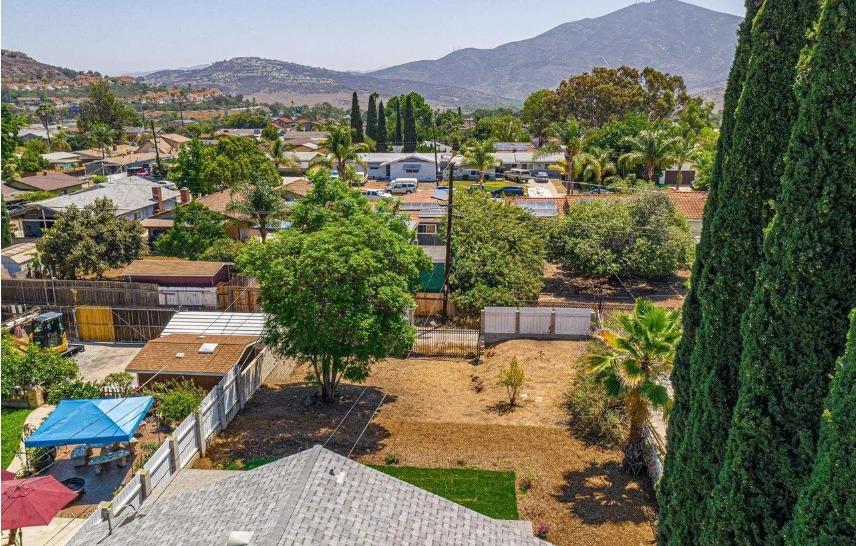 Detail Gallery Image 7 of 28 For 635 Paraiso, Spring Valley,  CA 91977 - 2 Beds | 2 Baths