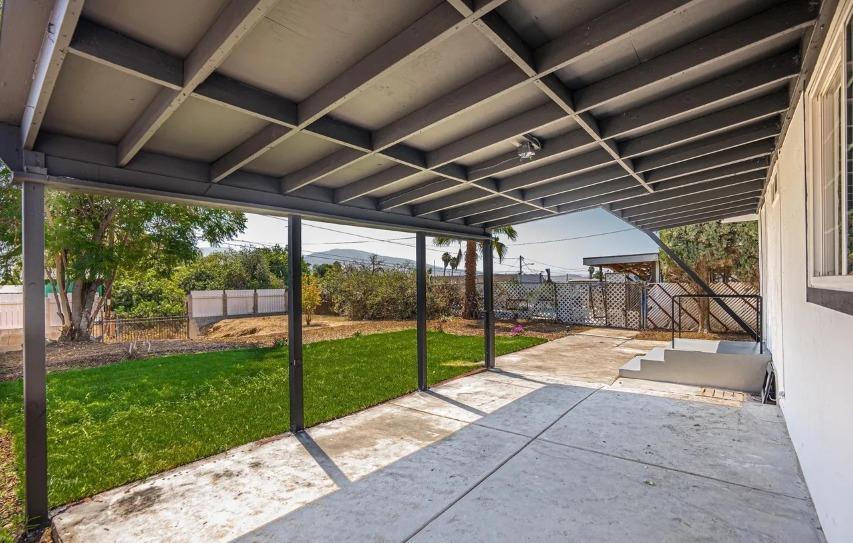 Detail Gallery Image 9 of 28 For 635 Paraiso, Spring Valley,  CA 91977 - 2 Beds | 2 Baths