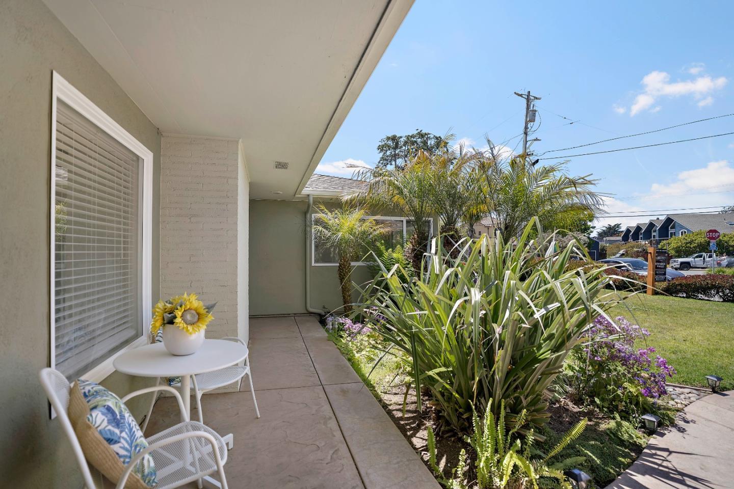 Detail Gallery Image 12 of 69 For 4120 Opal Cliff Dr, Santa Cruz,  CA 95062 - 3 Beds | 2/1 Baths