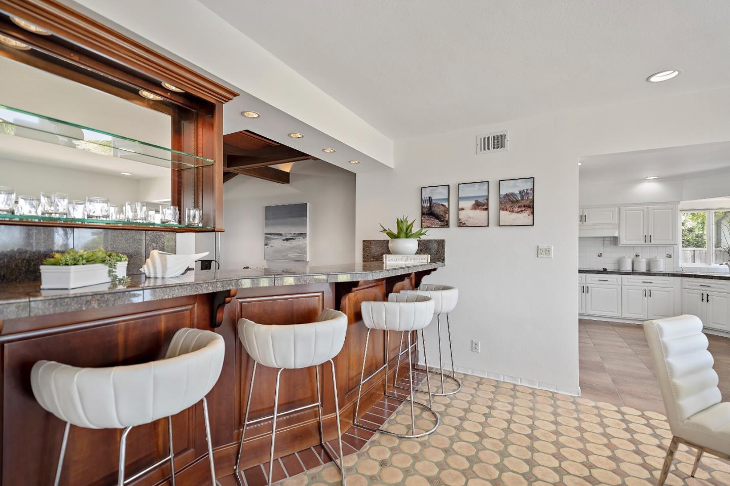 Detail Gallery Image 17 of 69 For 4120 Opal Cliff Dr, Santa Cruz,  CA 95062 - 3 Beds | 2/1 Baths