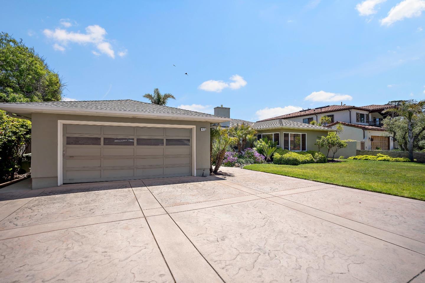 Detail Gallery Image 2 of 69 For 4120 Opal Cliff Dr, Santa Cruz,  CA 95062 - 3 Beds | 2/1 Baths