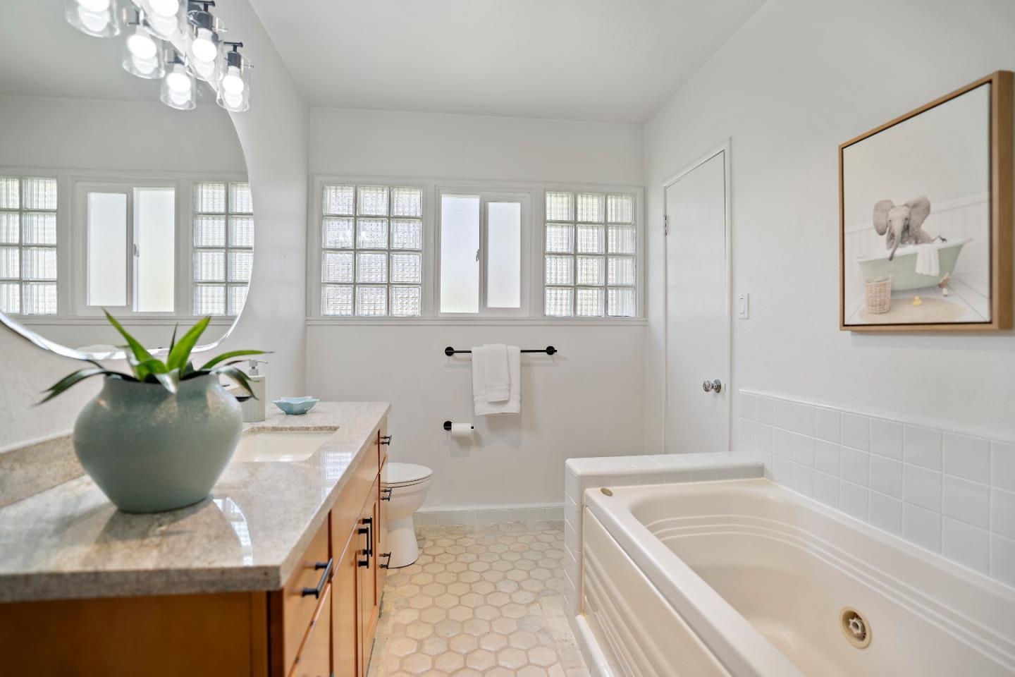 Detail Gallery Image 33 of 69 For 4120 Opal Cliff Dr, Santa Cruz,  CA 95062 - 3 Beds | 2/1 Baths