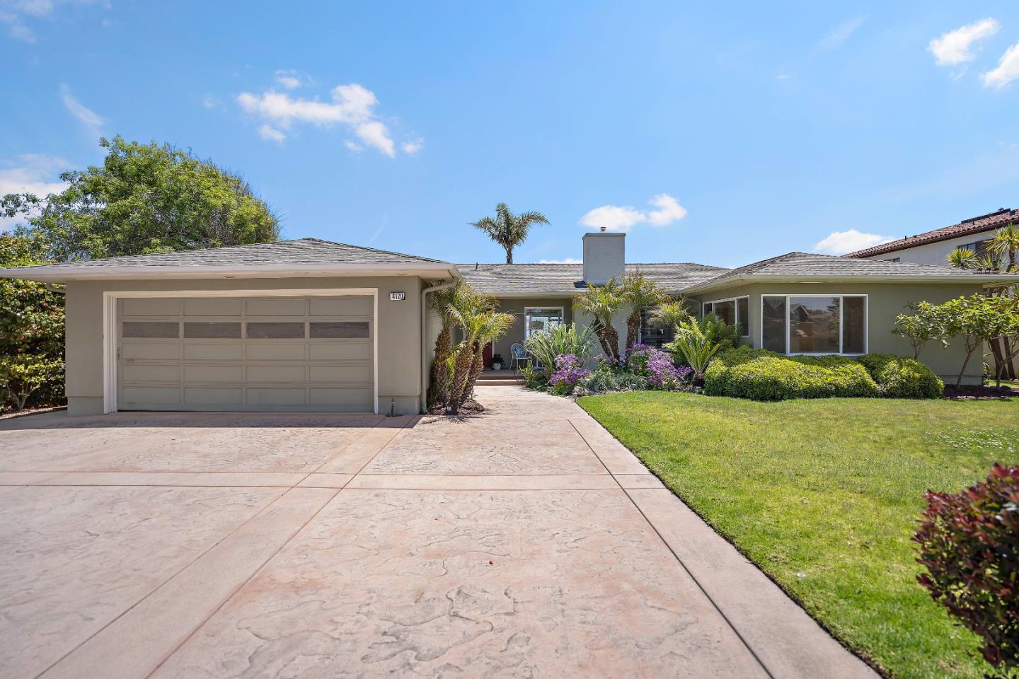 Detail Gallery Image 4 of 69 For 4120 Opal Cliff Dr, Santa Cruz,  CA 95062 - 3 Beds | 2/1 Baths