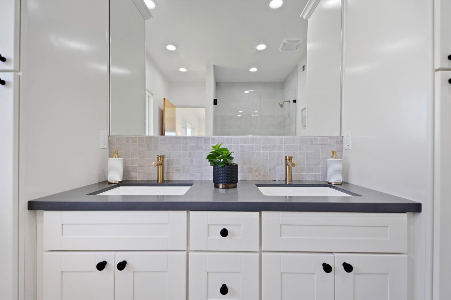 Detail Gallery Image 41 of 69 For 4120 Opal Cliff Dr, Santa Cruz,  CA 95062 - 3 Beds | 2/1 Baths