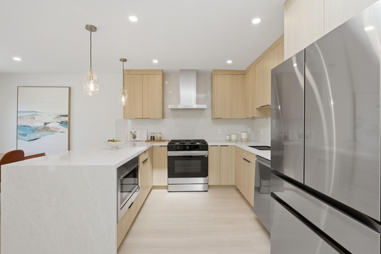 Detail Gallery Image 6 of 51 For 14 Jules Ave, San Francisco,  CA 94112 - 3 Beds | 2 Baths