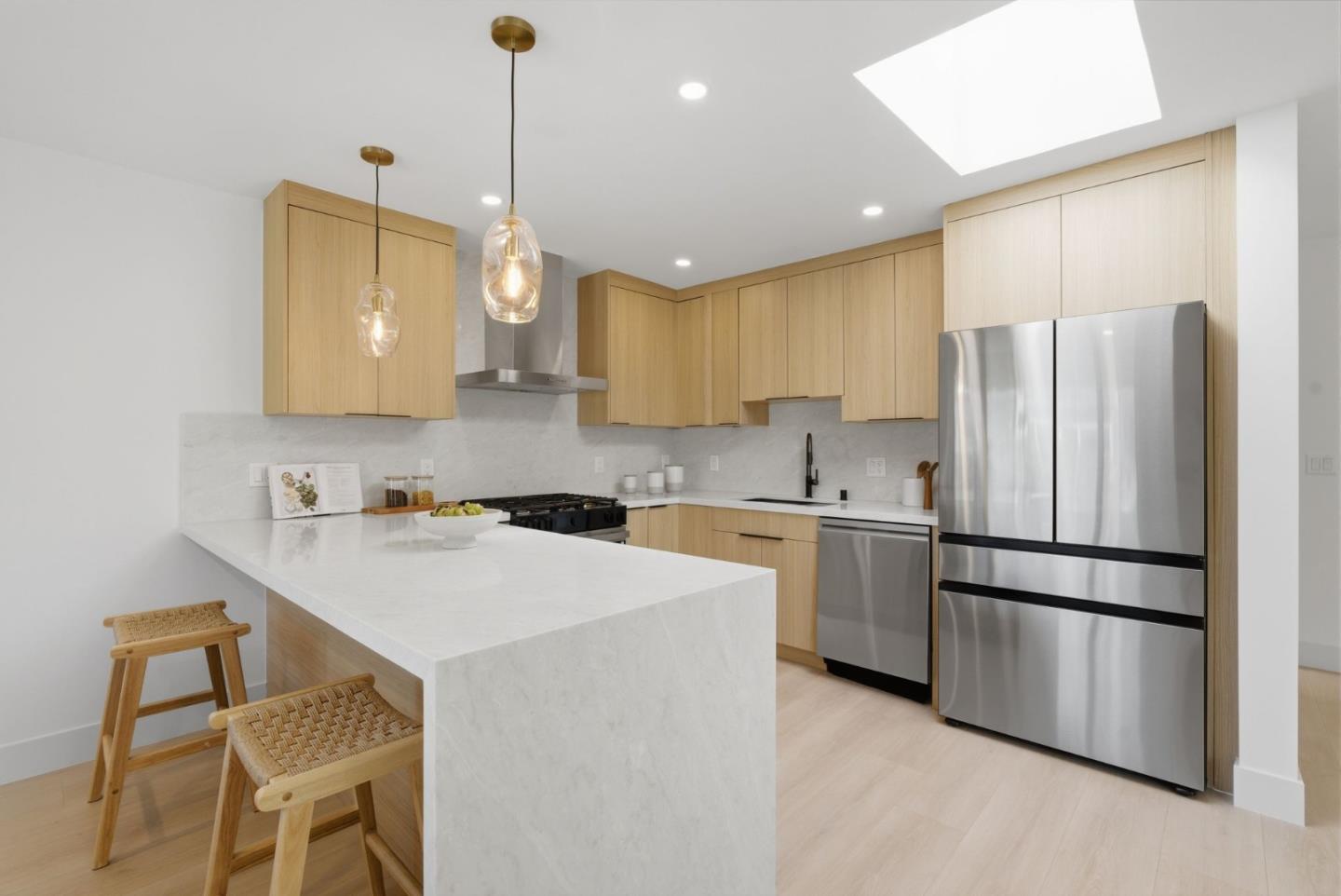 Detail Gallery Image 7 of 51 For 14 Jules Ave, San Francisco,  CA 94112 - 3 Beds | 2 Baths