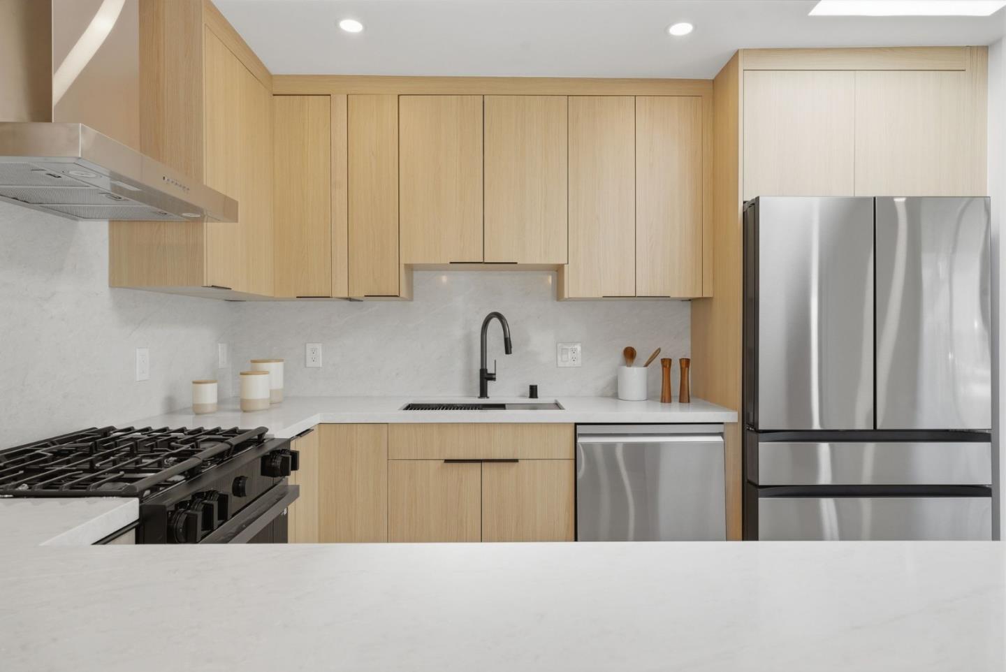 Detail Gallery Image 9 of 51 For 14 Jules Ave, San Francisco,  CA 94112 - 3 Beds | 2 Baths