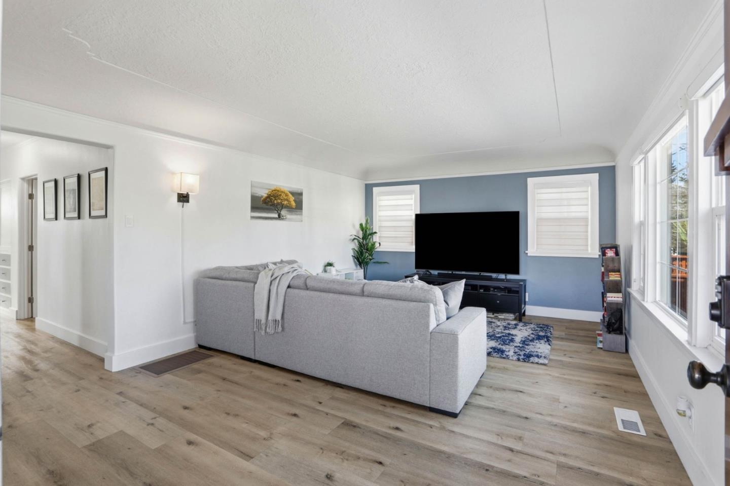 Detail Gallery Image 4 of 42 For 166 E Humboldt St, San Jose,  CA 95112 - 2 Beds | 1 Baths