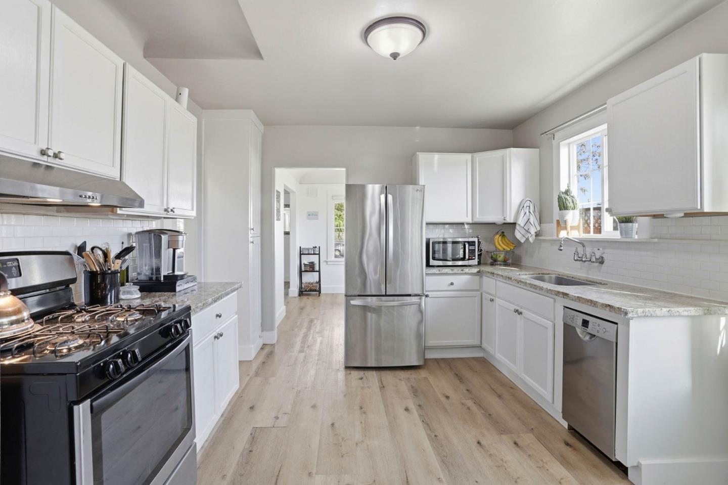 Detail Gallery Image 8 of 42 For 166 E Humboldt St, San Jose,  CA 95112 - 2 Beds | 1 Baths