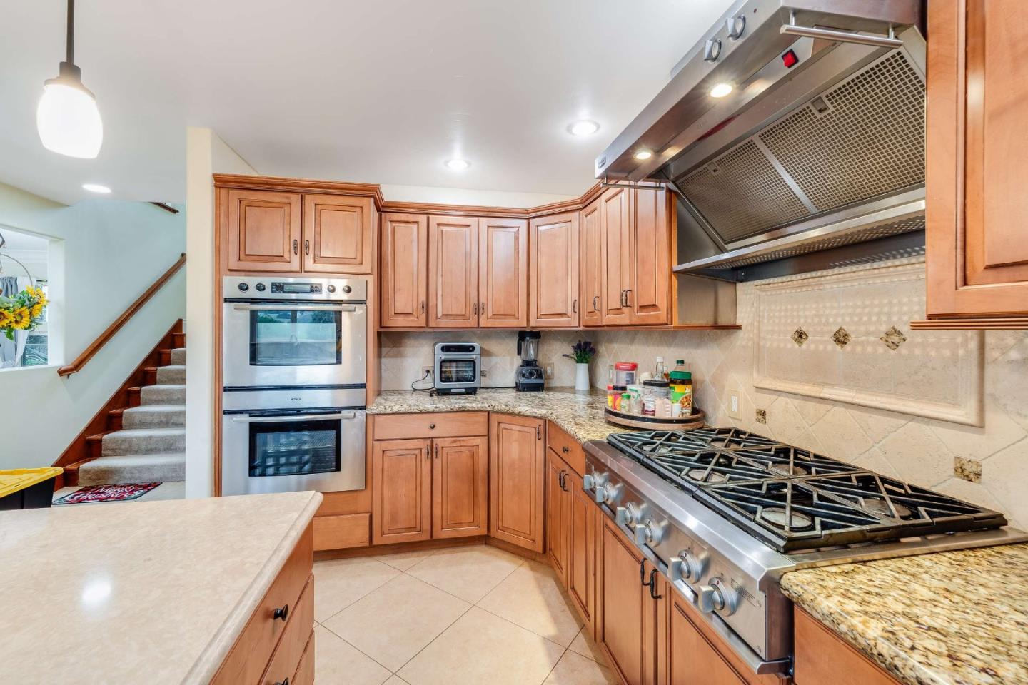 Detail Gallery Image 4 of 43 For 17645 Manzanita Dr, Morgan Hill,  CA 95037 - 4 Beds | 4/1 Baths