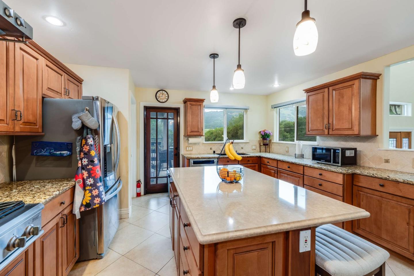 Detail Gallery Image 6 of 43 For 17645 Manzanita Dr, Morgan Hill,  CA 95037 - 4 Beds | 4/1 Baths