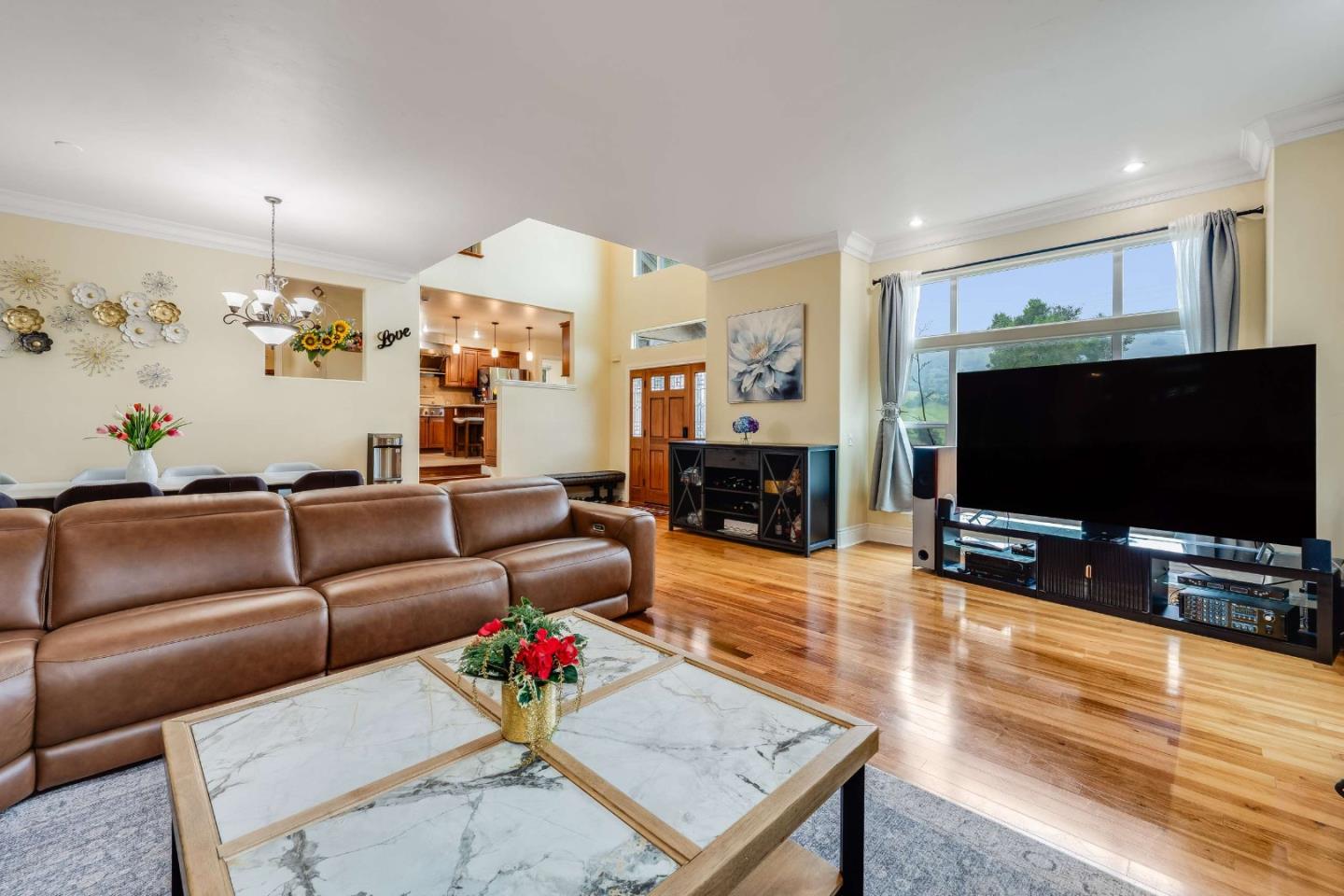 Detail Gallery Image 8 of 43 For 17645 Manzanita Dr, Morgan Hill,  CA 95037 - 4 Beds | 4/1 Baths