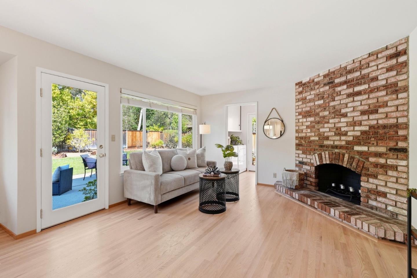 Detail Gallery Image 12 of 53 For 997 Wallace Dr, San Jose,  CA 95120 - 4 Beds | 2/1 Baths