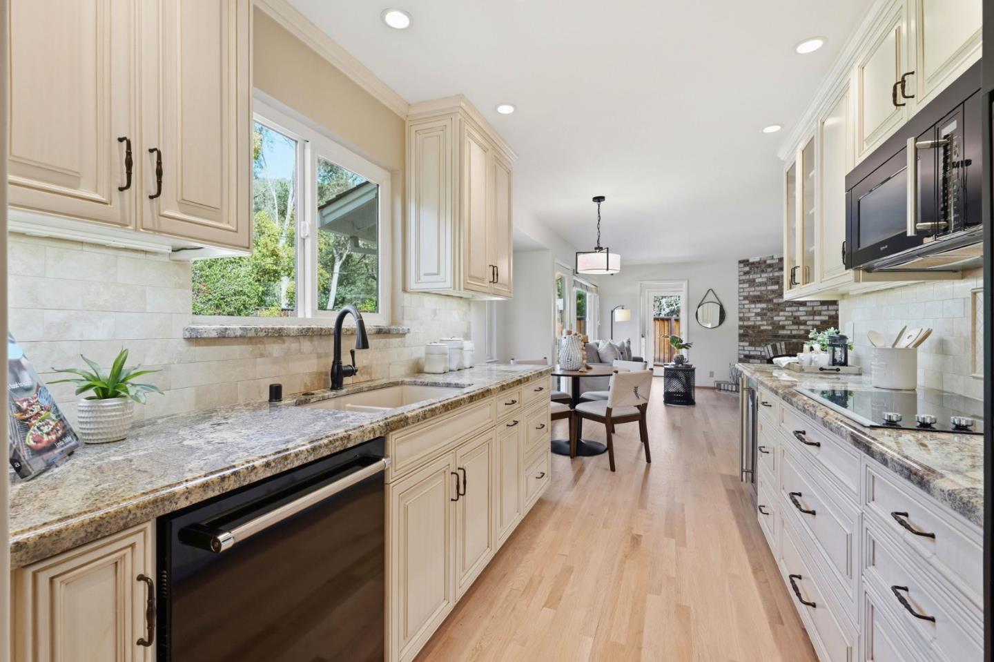 Detail Gallery Image 8 of 53 For 997 Wallace Dr, San Jose,  CA 95120 - 4 Beds | 2/1 Baths