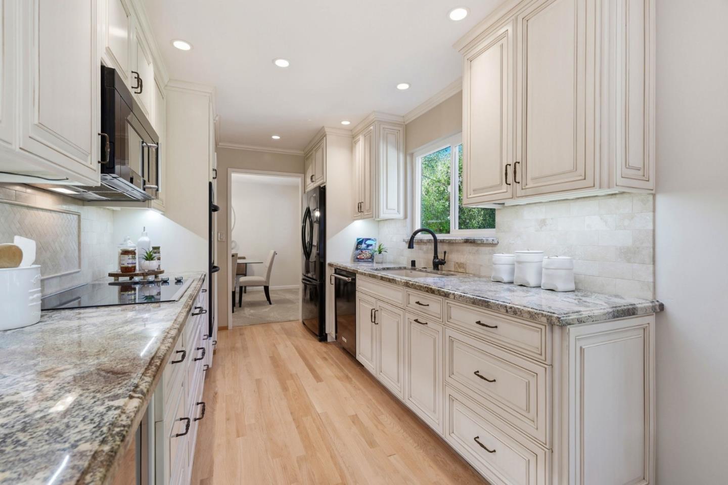 Detail Gallery Image 9 of 53 For 997 Wallace Dr, San Jose,  CA 95120 - 4 Beds | 2/1 Baths