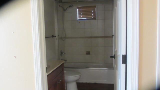 Detail Gallery Image 14 of 16 For 9219 Holly St, Oakland,  CA 94603 - 3 Beds | 2 Baths