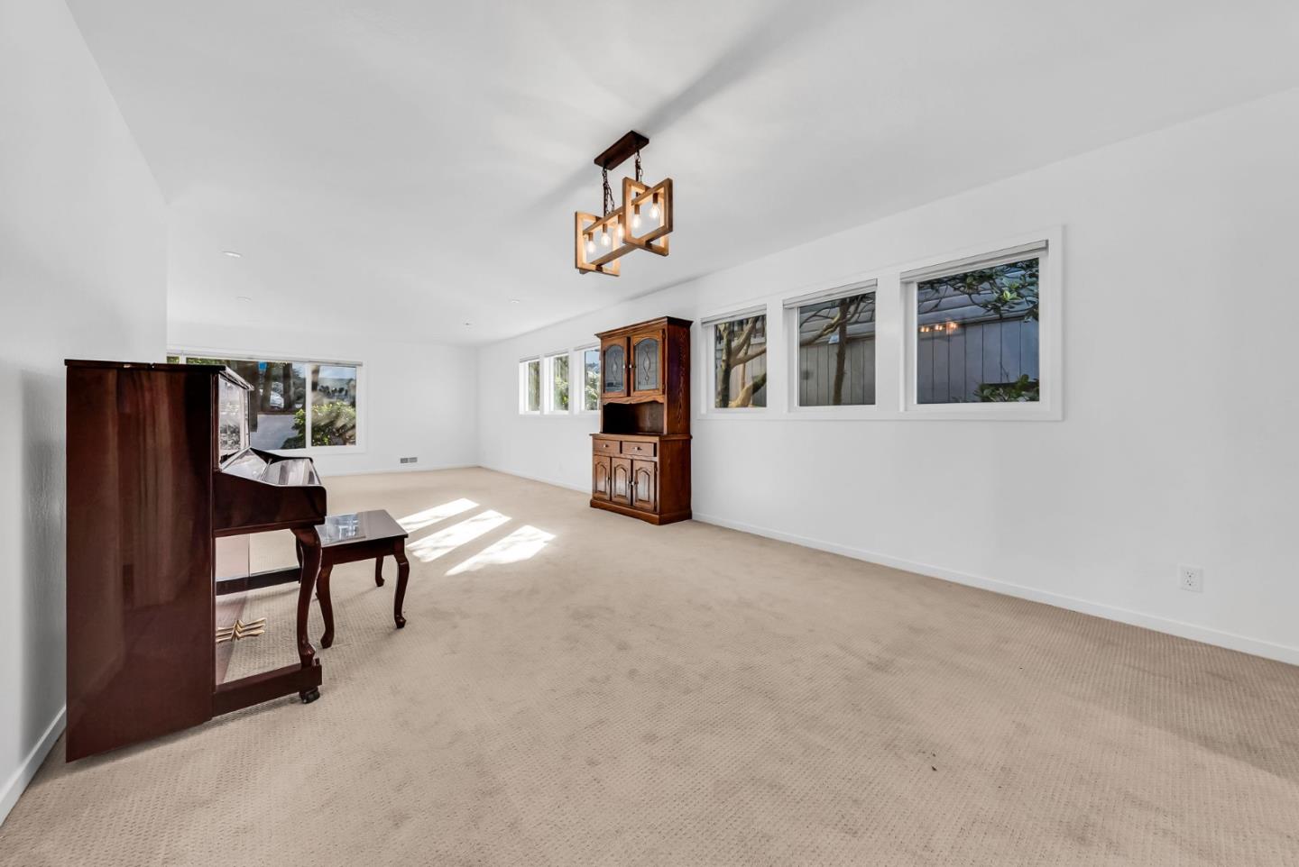 Detail Gallery Image 13 of 33 For 280 Angelita, Pacifica,  CA 94044 - 3 Beds | 3 Baths