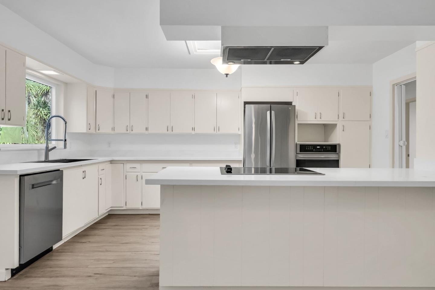 Detail Gallery Image 22 of 33 For 280 Angelita, Pacifica,  CA 94044 - 3 Beds | 3 Baths