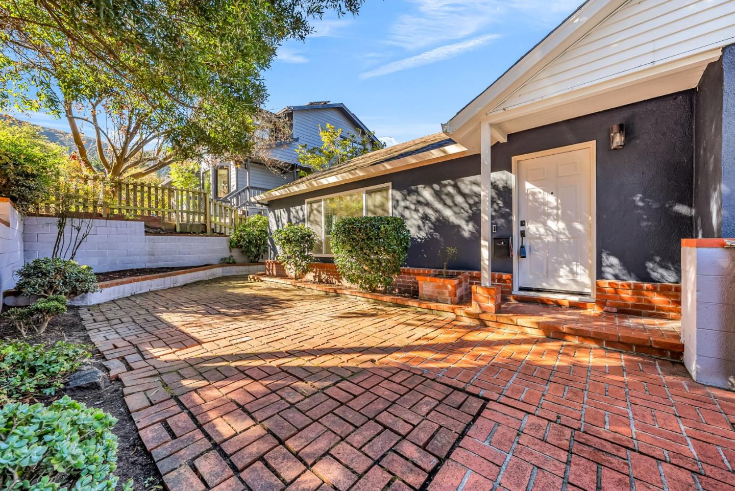 Detail Gallery Image 4 of 33 For 280 Angelita, Pacifica,  CA 94044 - 3 Beds | 3 Baths