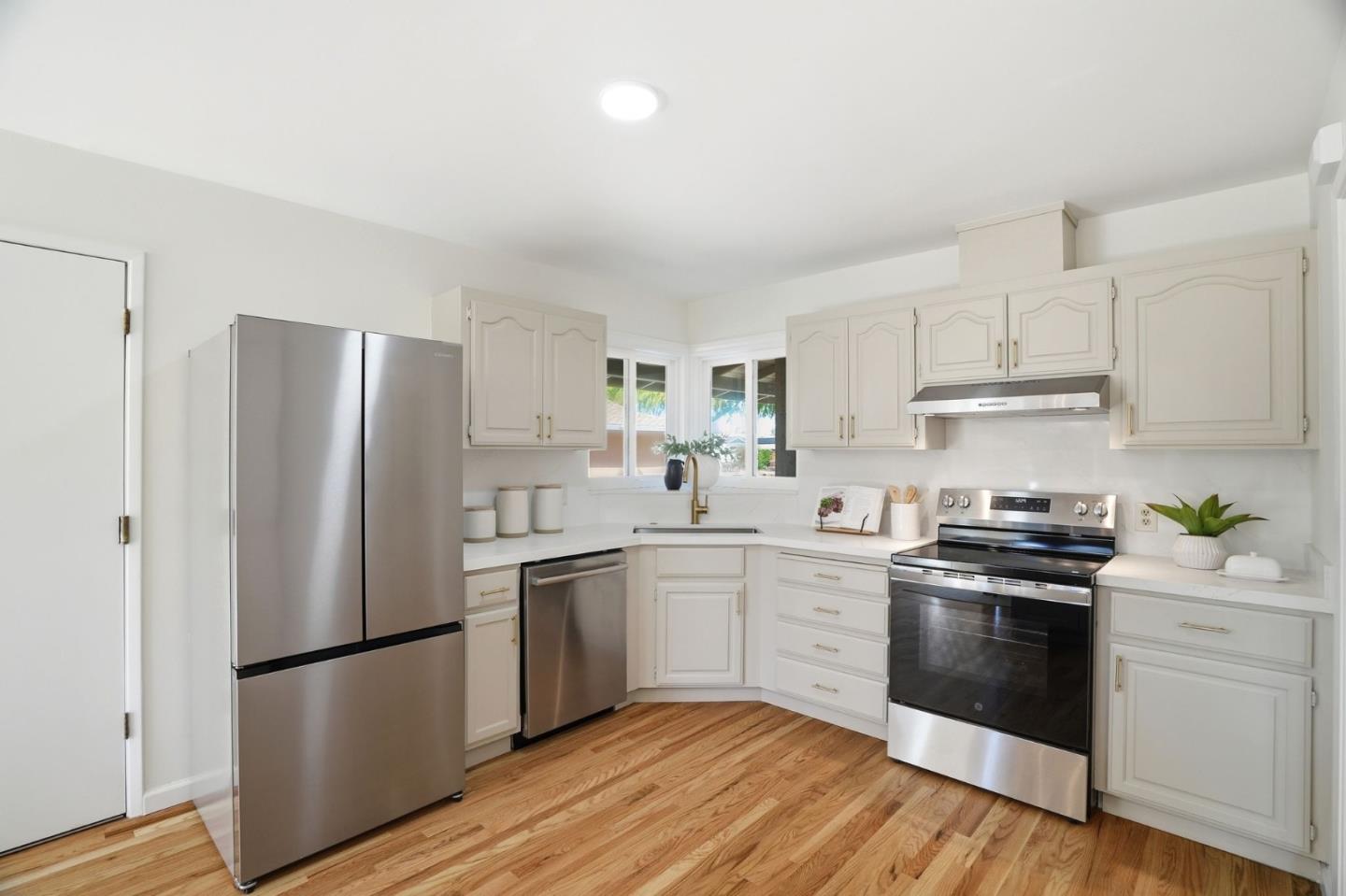 Detail Gallery Image 17 of 77 For 1554 Calinoma Dr, San Jose,  CA 95118 - 3 Beds | 2 Baths