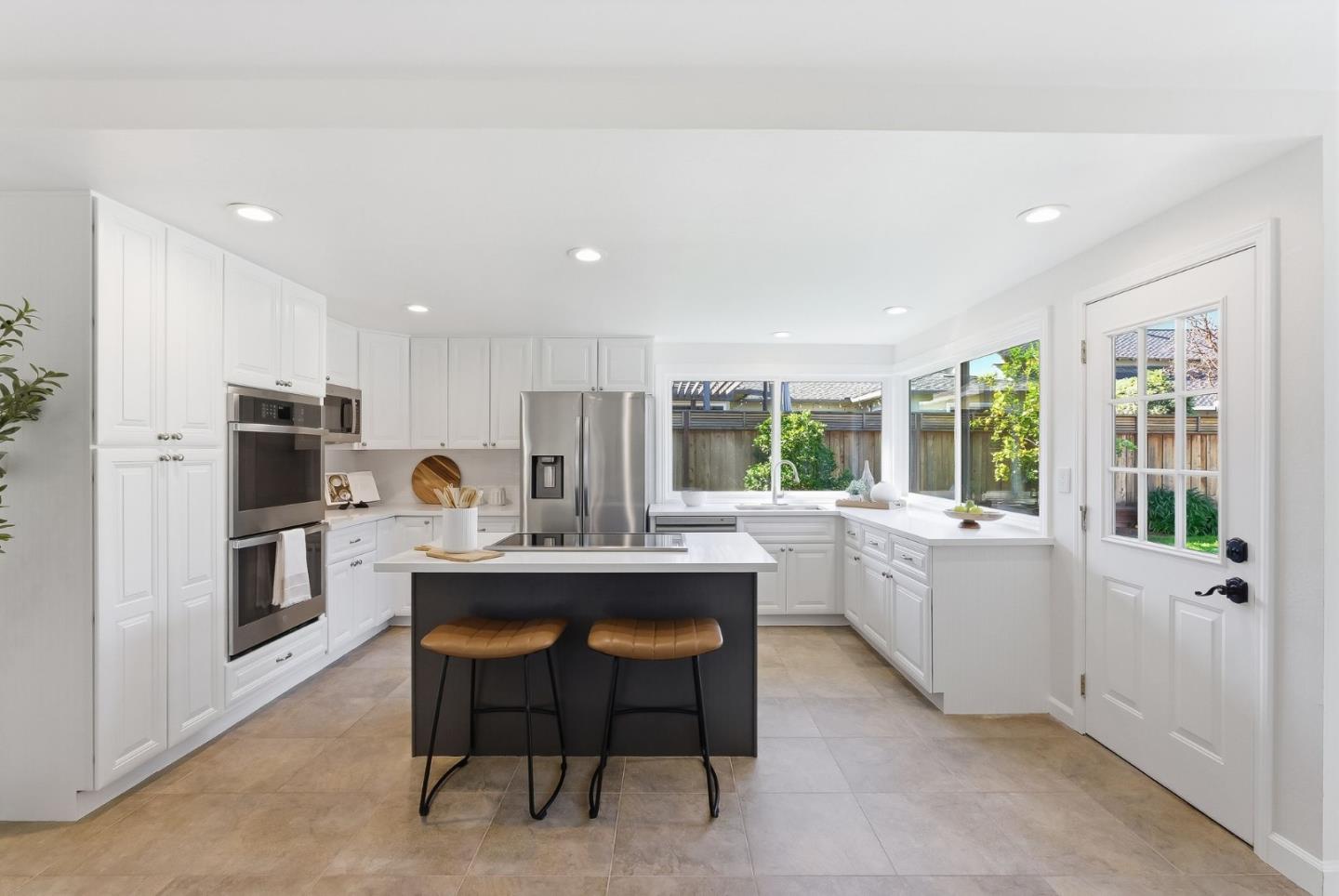 Detail Gallery Image 12 of 50 For 1696 Morning Glory Ln, San Jose,  CA 95124 - 4 Beds | 2 Baths