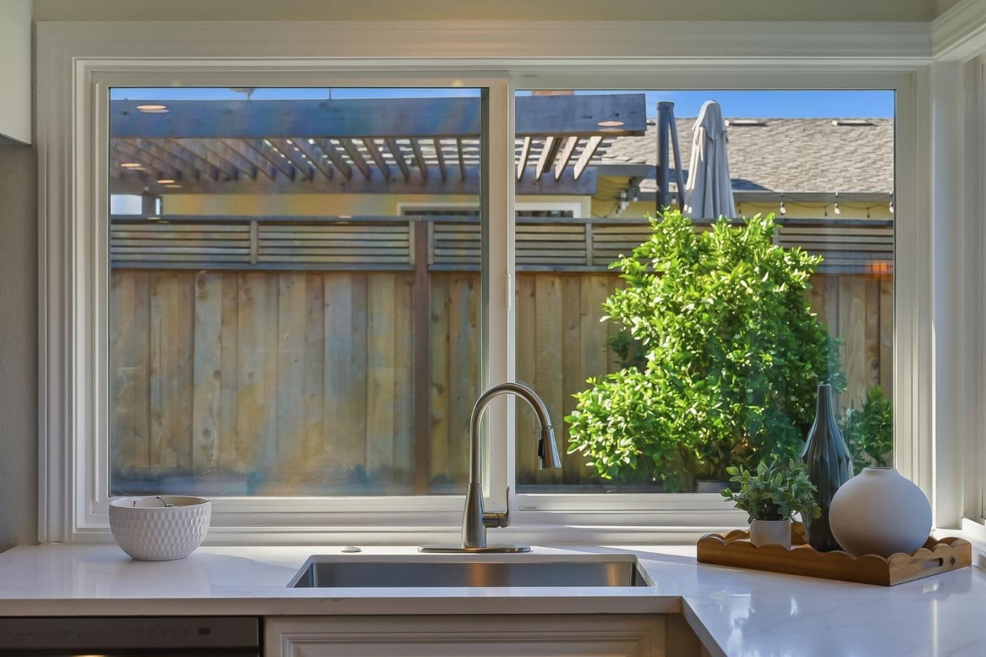 Detail Gallery Image 14 of 50 For 1696 Morning Glory Ln, San Jose,  CA 95124 - 4 Beds | 2 Baths