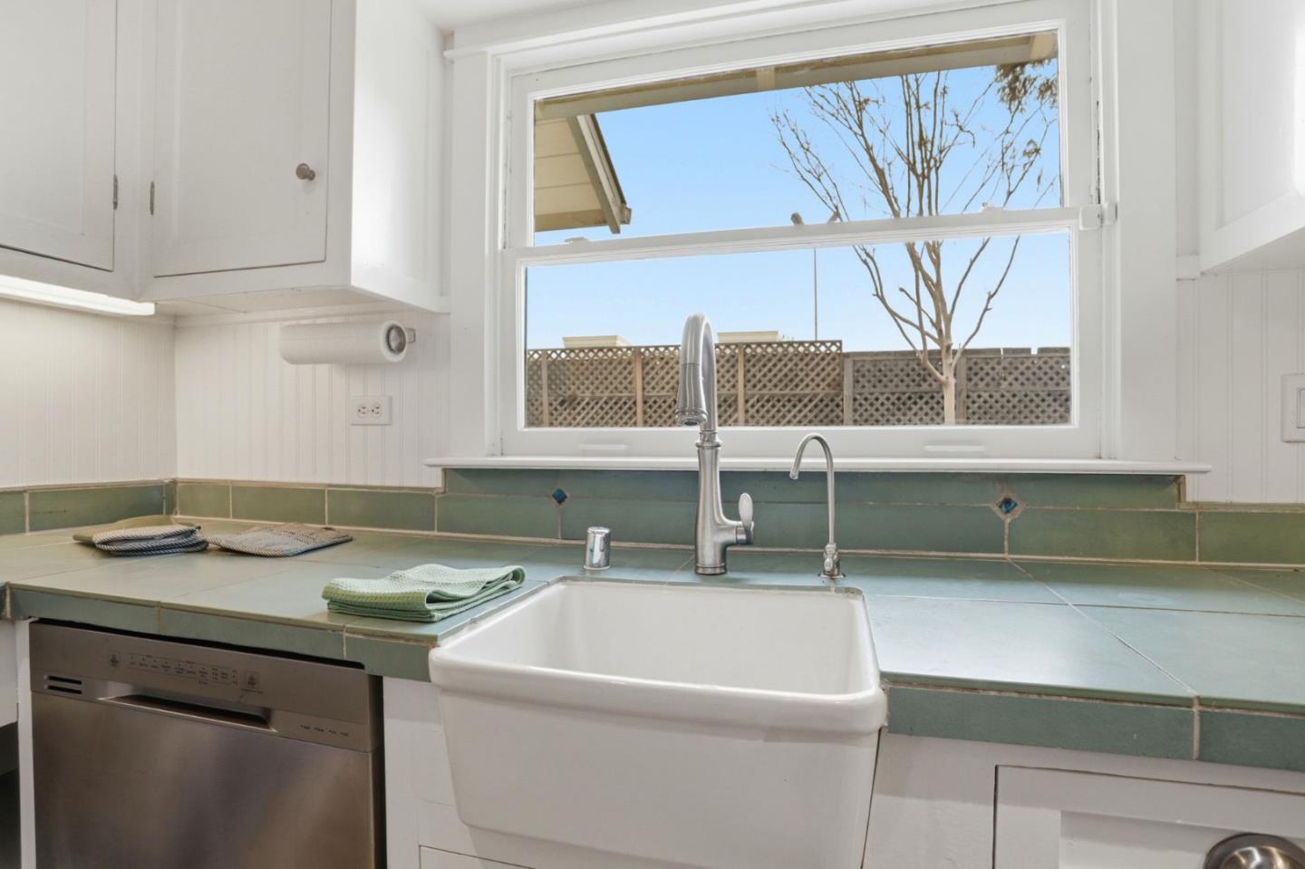 Detail Gallery Image 18 of 34 For 119 Kennan St, Santa Cruz,  CA 95060 - 3 Beds | 2/1 Baths