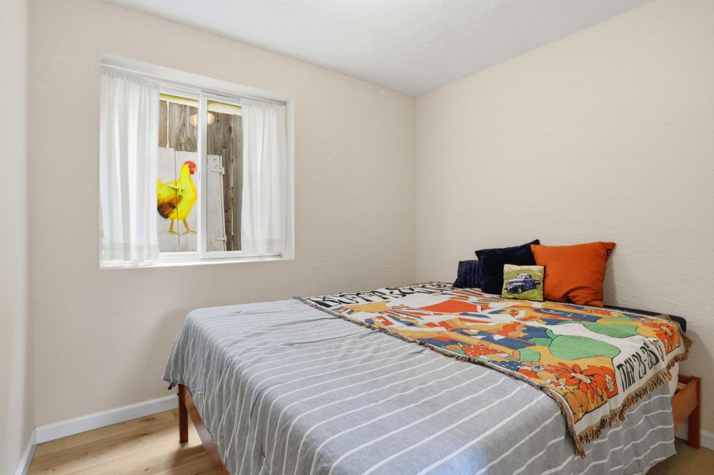 Detail Gallery Image 24 of 34 For 119 Kennan St, Santa Cruz,  CA 95060 - 3 Beds | 2/1 Baths