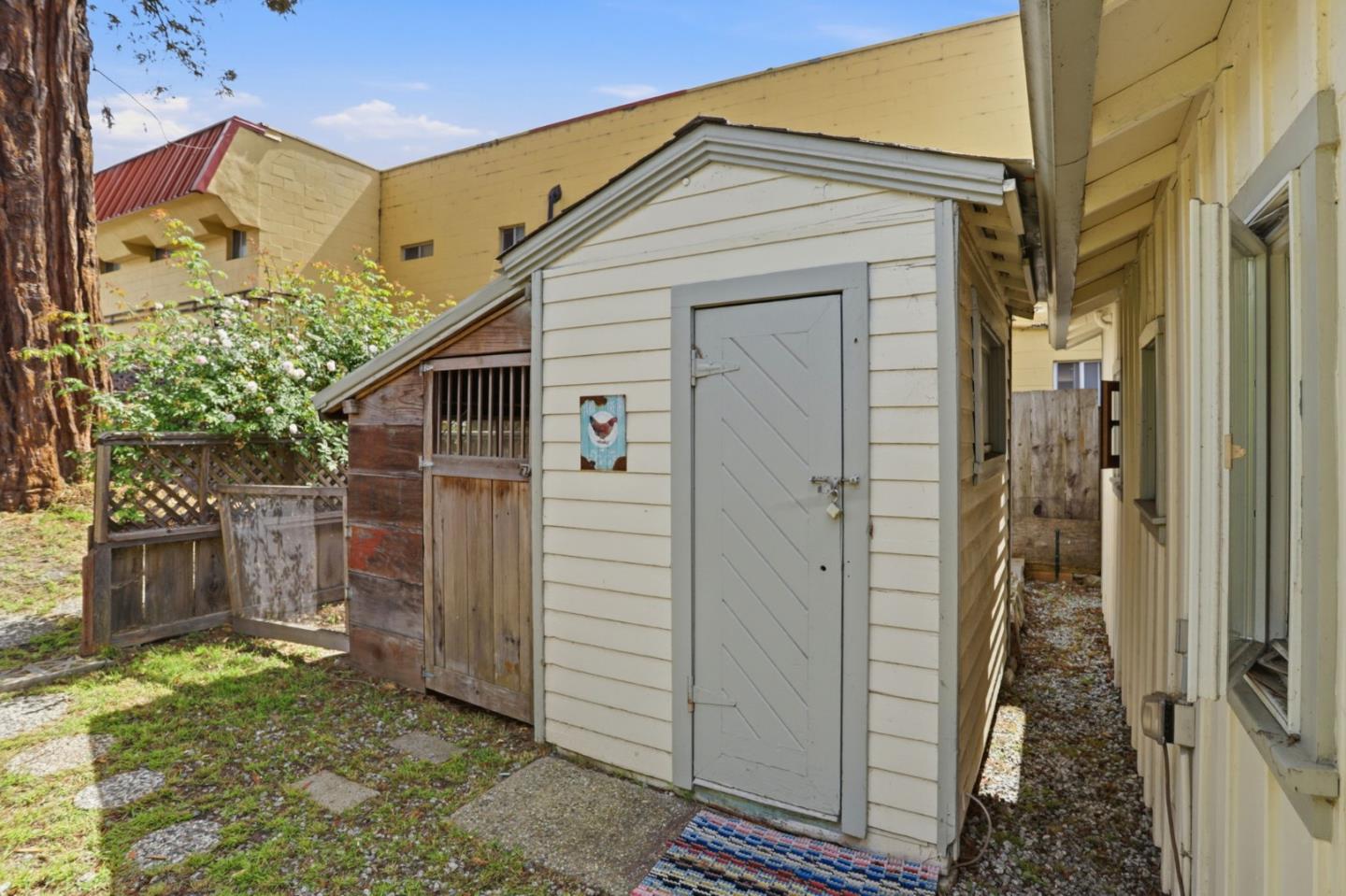 Detail Gallery Image 29 of 34 For 119 Kennan St, Santa Cruz,  CA 95060 - 3 Beds | 2/1 Baths