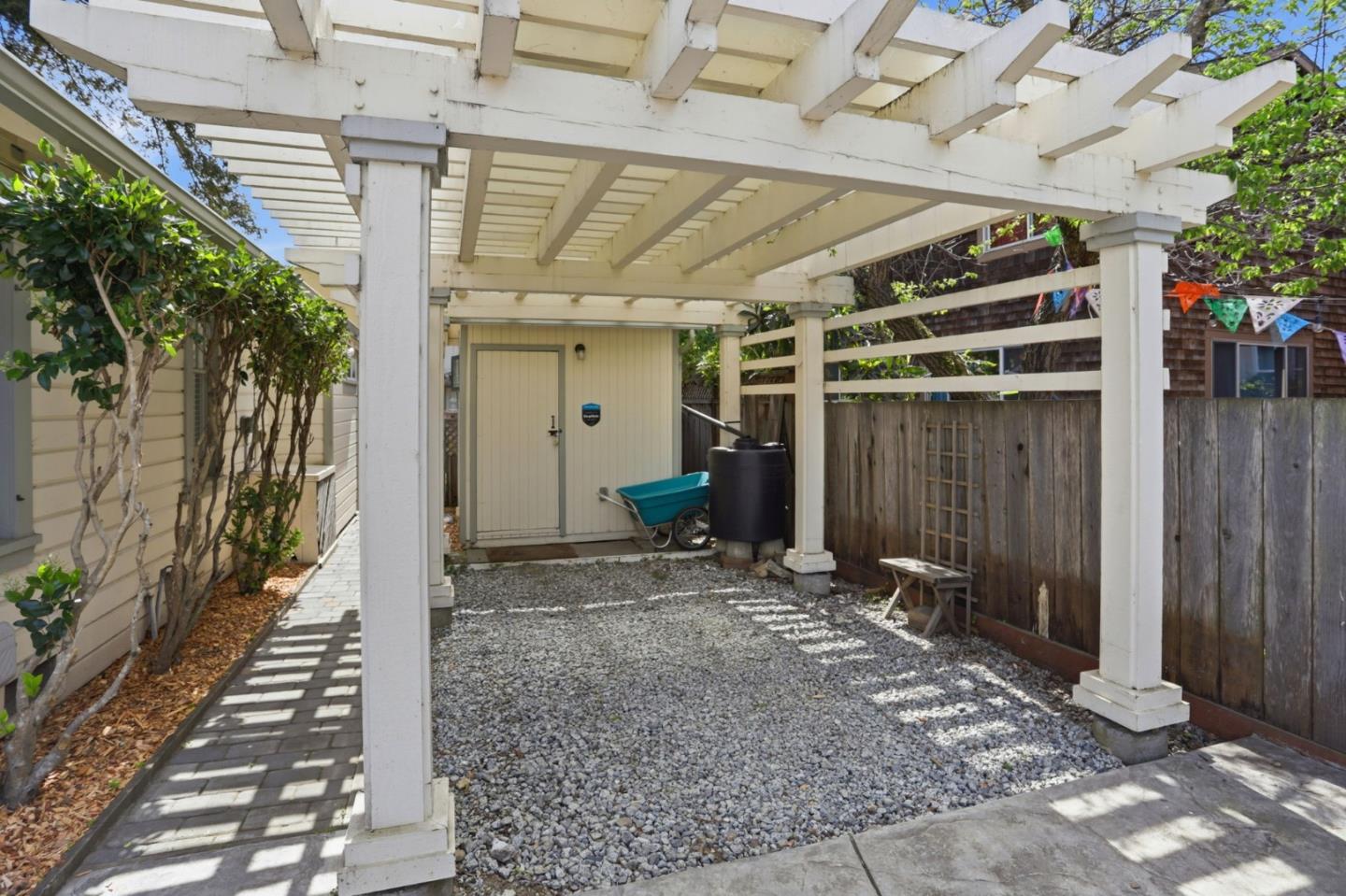 Detail Gallery Image 31 of 34 For 119 Kennan St, Santa Cruz,  CA 95060 - 3 Beds | 2/1 Baths