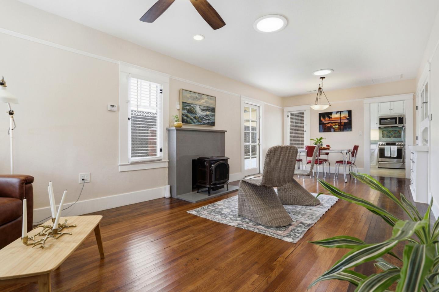 Detail Gallery Image 6 of 34 For 119 Kennan St, Santa Cruz,  CA 95060 - 3 Beds | 2/1 Baths