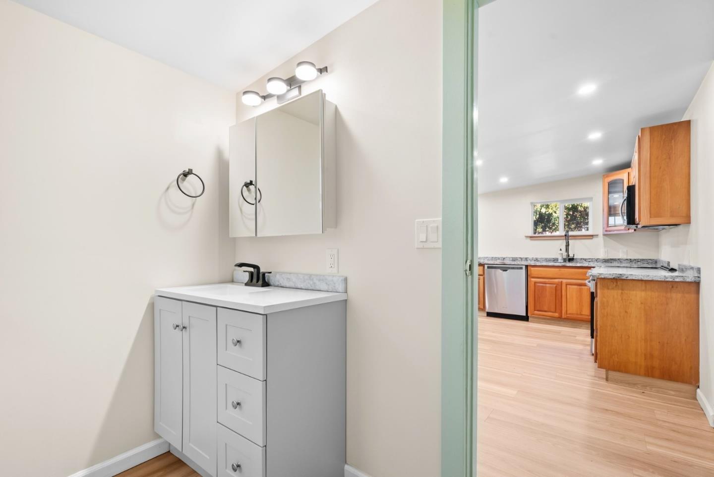 Detail Gallery Image 14 of 41 For 205 Fair Ave, Santa Cruz,  CA 95060 - 2 Beds | 1 Baths