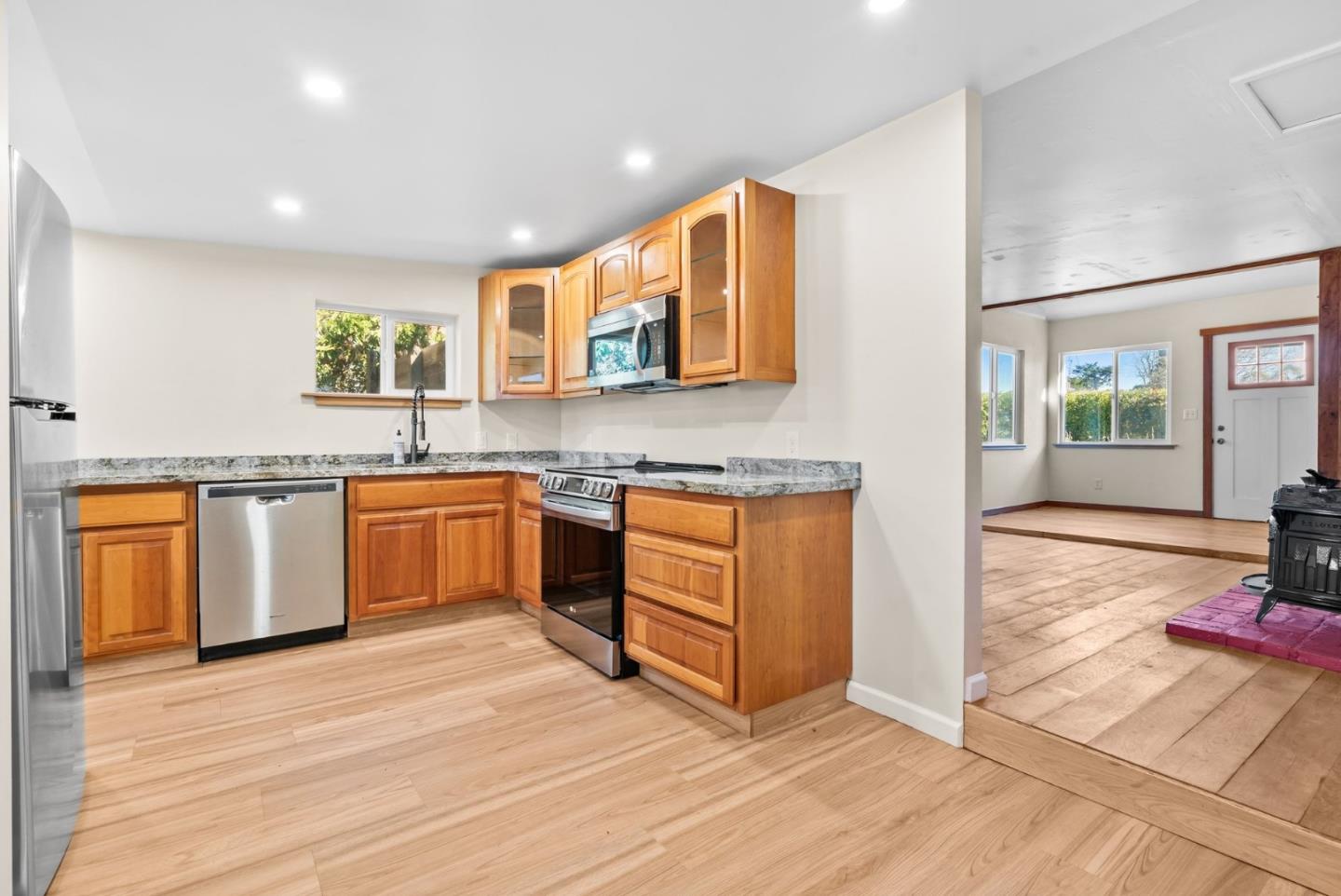 Detail Gallery Image 15 of 41 For 205 Fair Ave, Santa Cruz,  CA 95060 - 2 Beds | 1 Baths