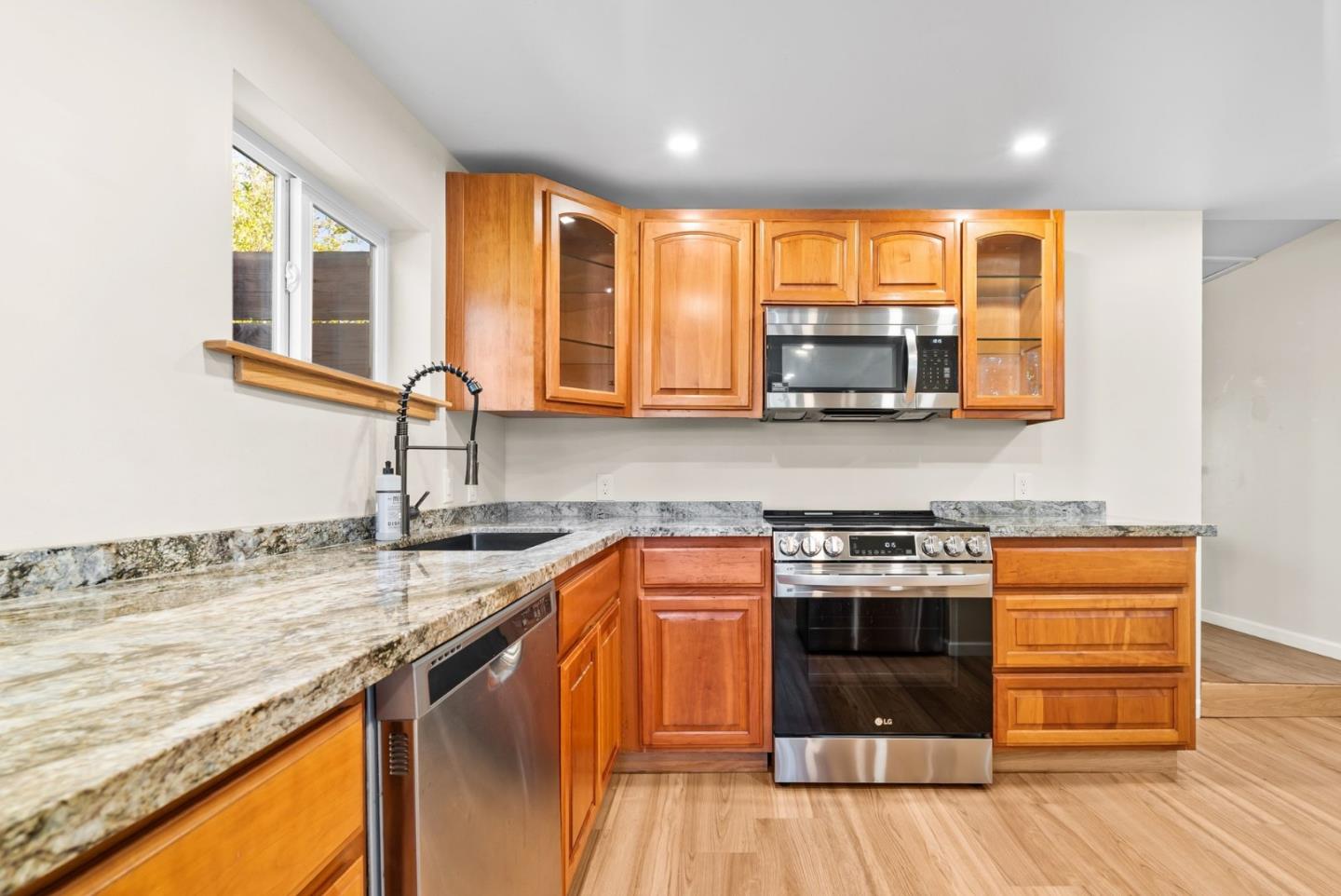 Detail Gallery Image 17 of 41 For 205 Fair Ave, Santa Cruz,  CA 95060 - 2 Beds | 1 Baths