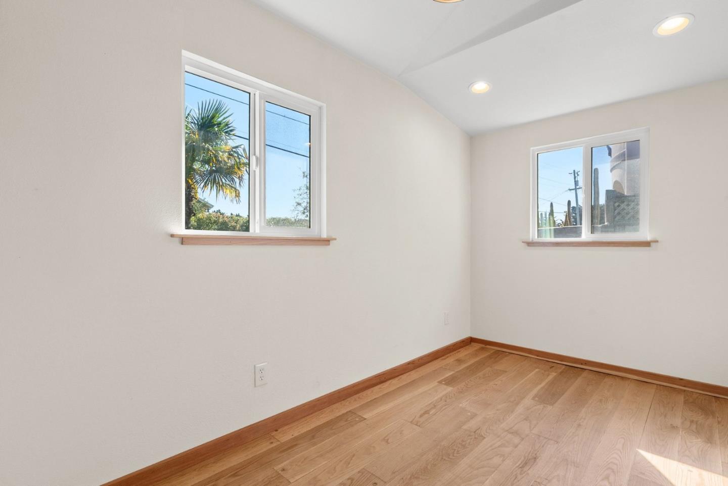 Detail Gallery Image 6 of 41 For 205 Fair Ave, Santa Cruz,  CA 95060 - 2 Beds | 1 Baths