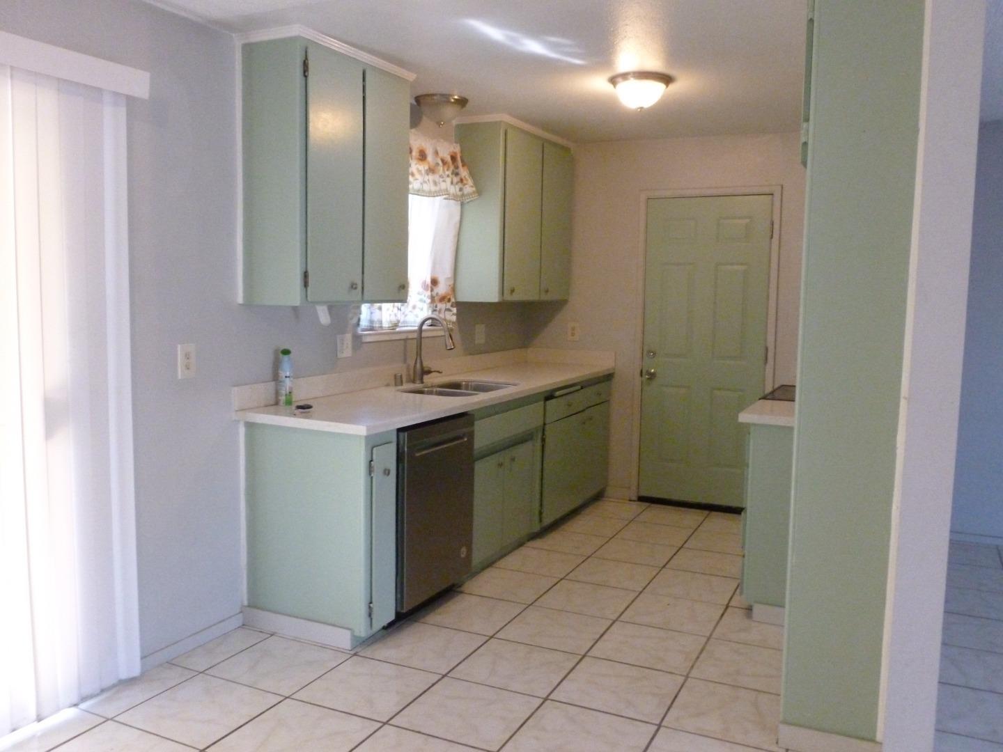 Detail Gallery Image 15 of 54 For 460 Se Jeremy Ct, Oakdale,  CA 95361 - 3 Beds | 2 Baths