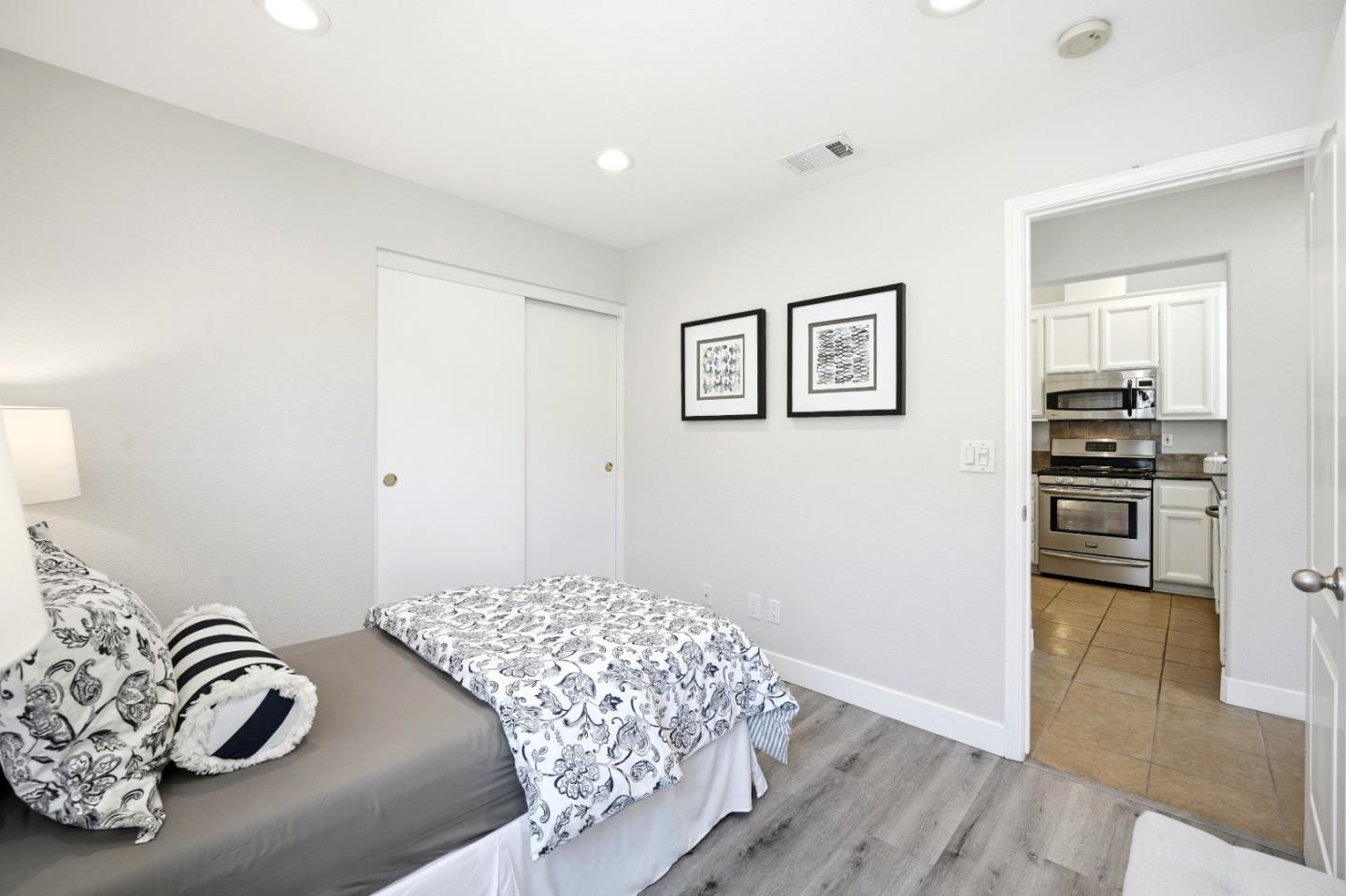 Detail Gallery Image 16 of 30 For 327 Oleander Dr, San Jose,  CA 95123 - 2 Beds | 2 Baths