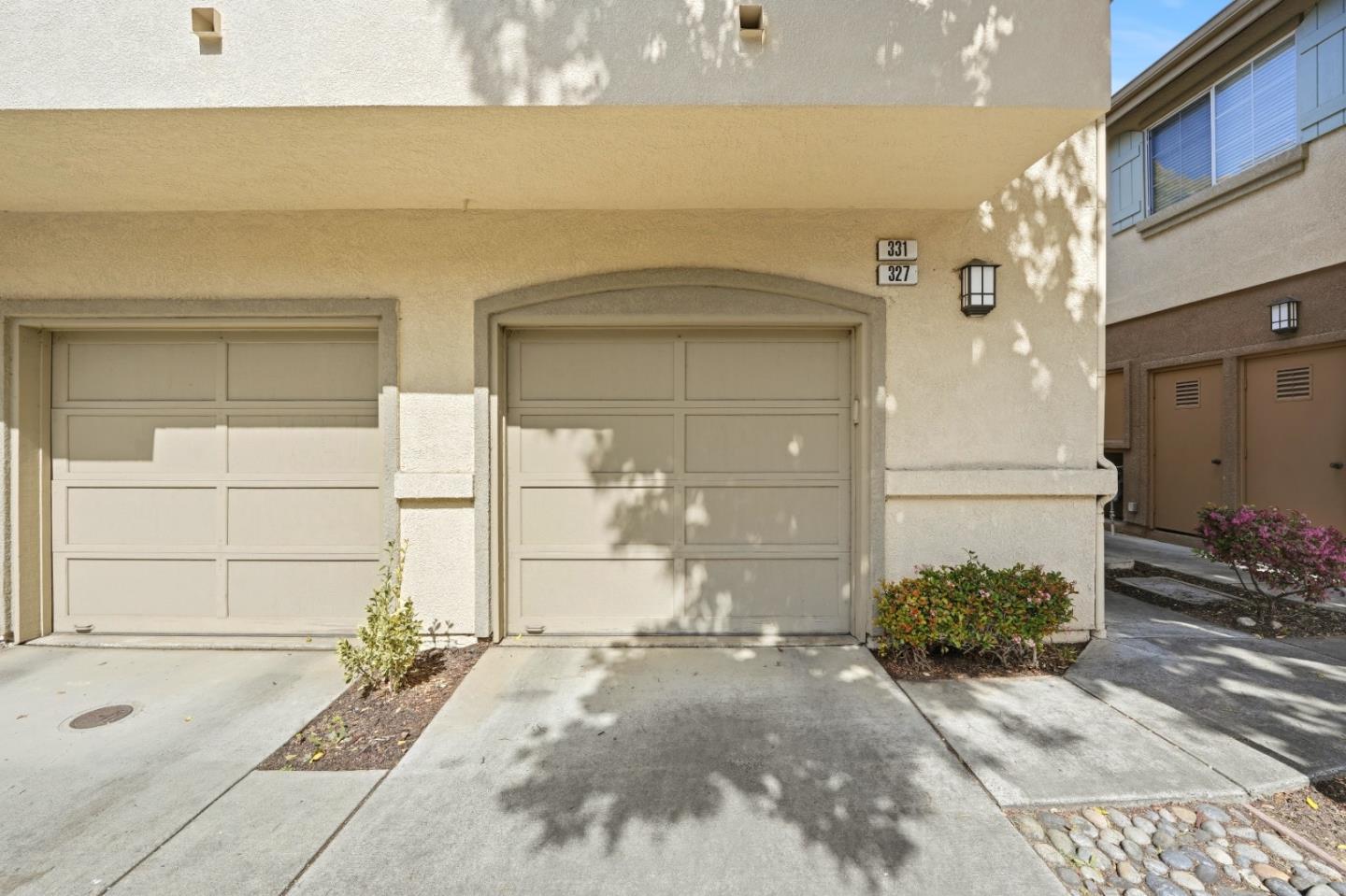 Detail Gallery Image 2 of 30 For 327 Oleander Dr, San Jose,  CA 95123 - 2 Beds | 2 Baths