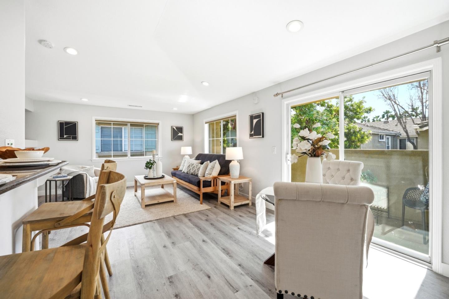 Detail Gallery Image 5 of 30 For 327 Oleander Dr, San Jose,  CA 95123 - 2 Beds | 2 Baths