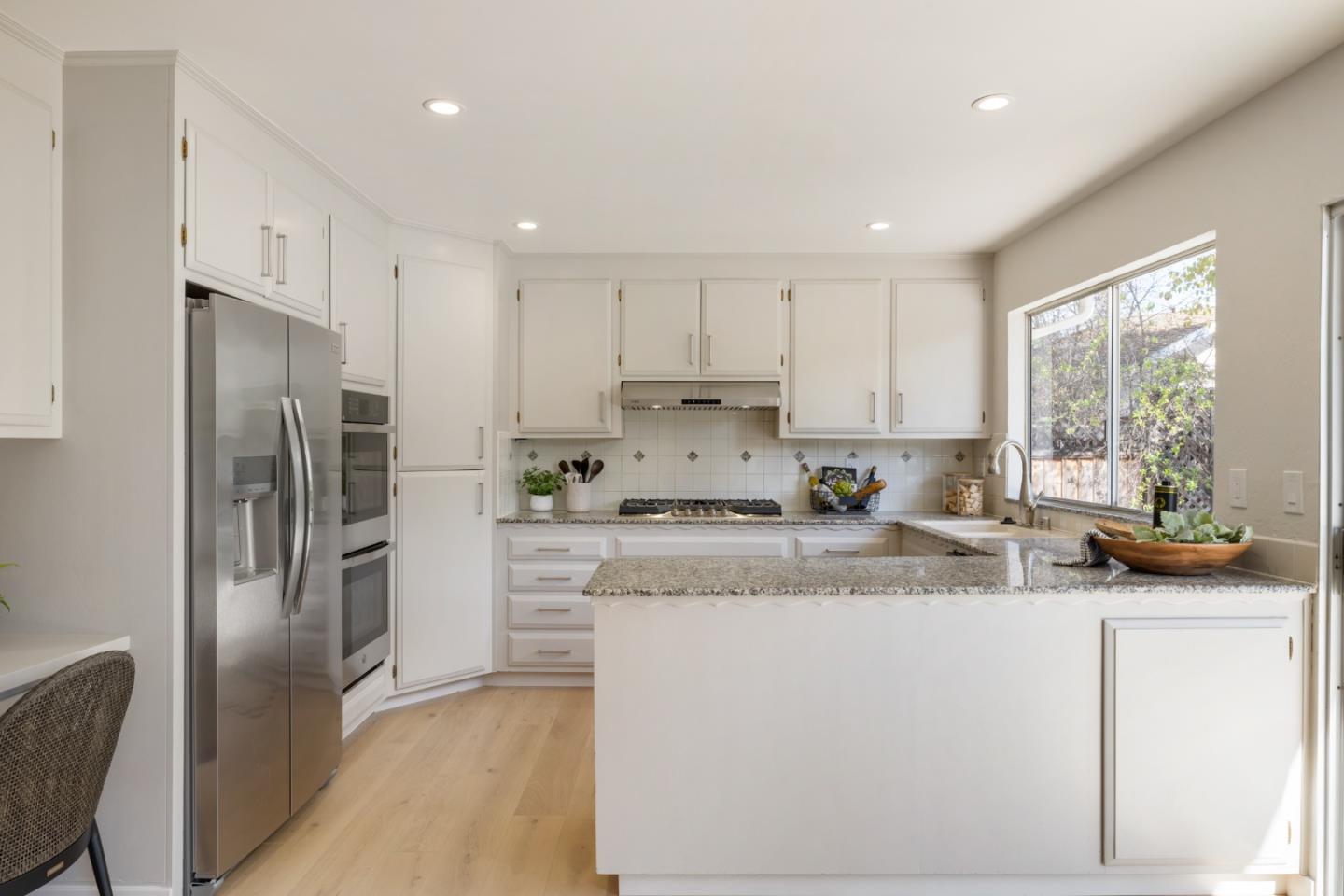 Detail Gallery Image 11 of 34 For 12139 Marilla Dr, Saratoga,  CA 95070 - 4 Beds | 2/1 Baths