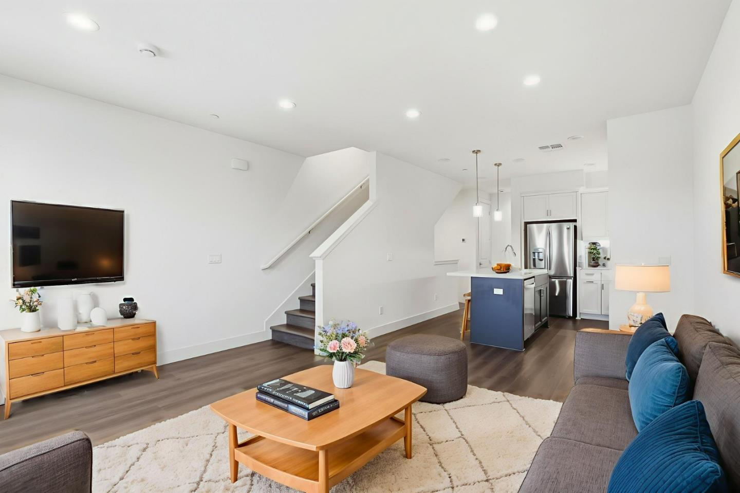 Detail Gallery Image 6 of 35 For 18086 Monterey Rd, Morgan Hill,  CA 95037 - 3 Beds | 3 Baths