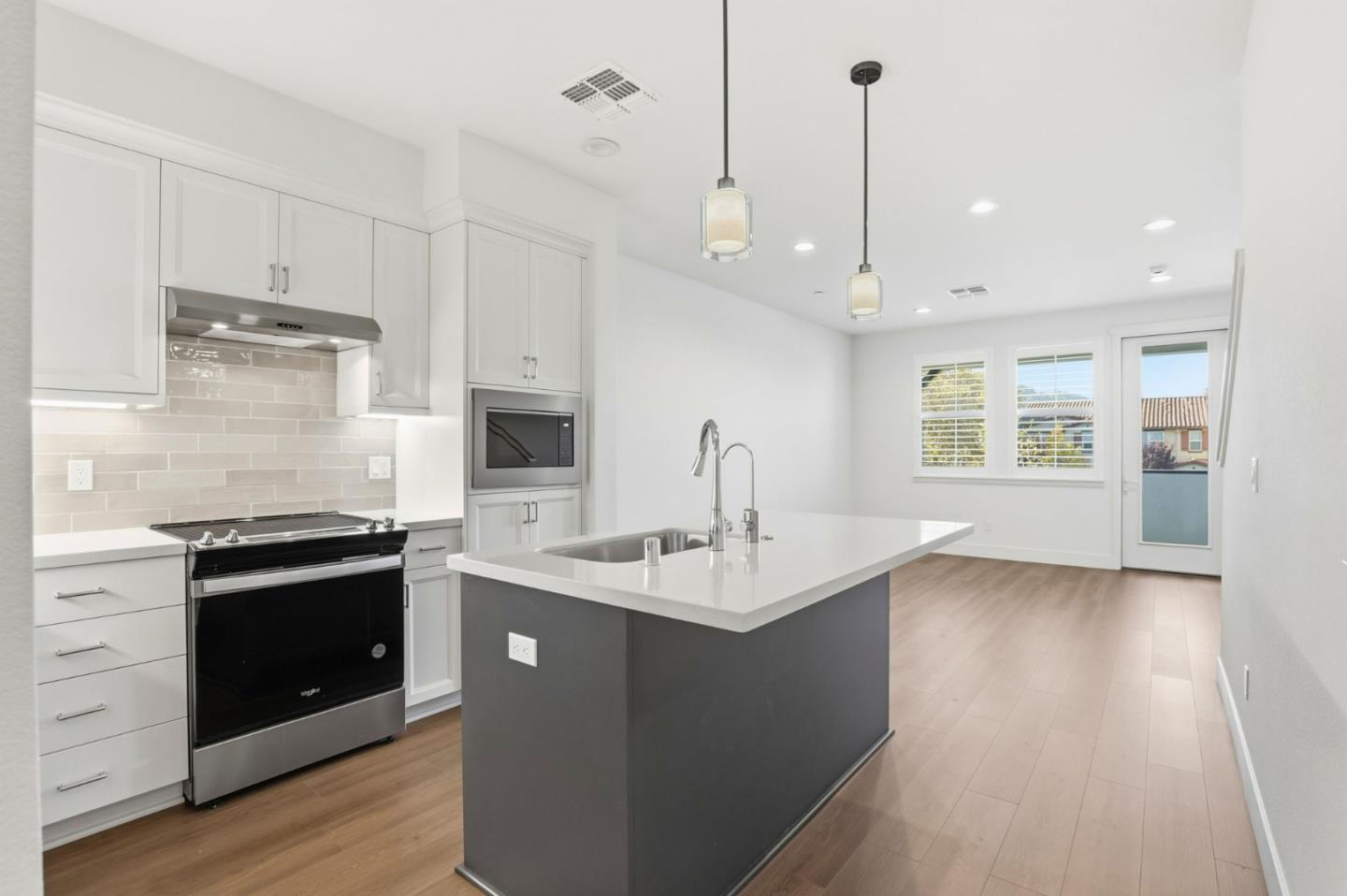 Detail Gallery Image 7 of 35 For 18086 Monterey Rd, Morgan Hill,  CA 95037 - 3 Beds | 3 Baths