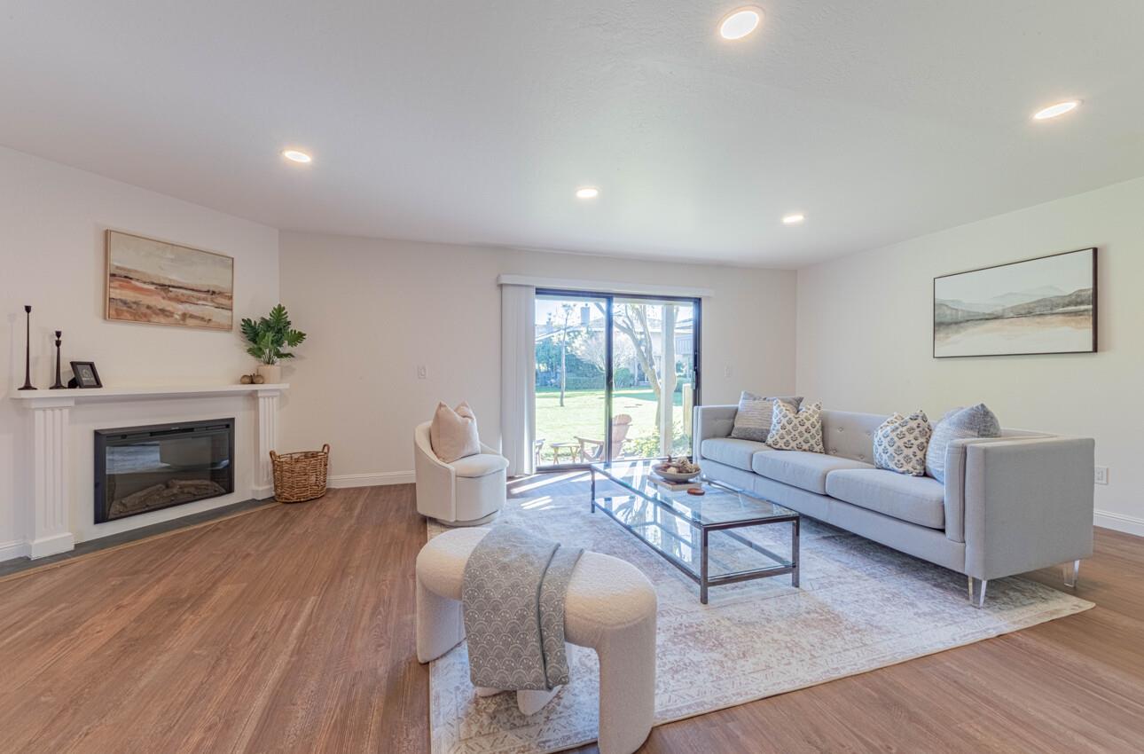 Front Image Thumbnail for ML82037800