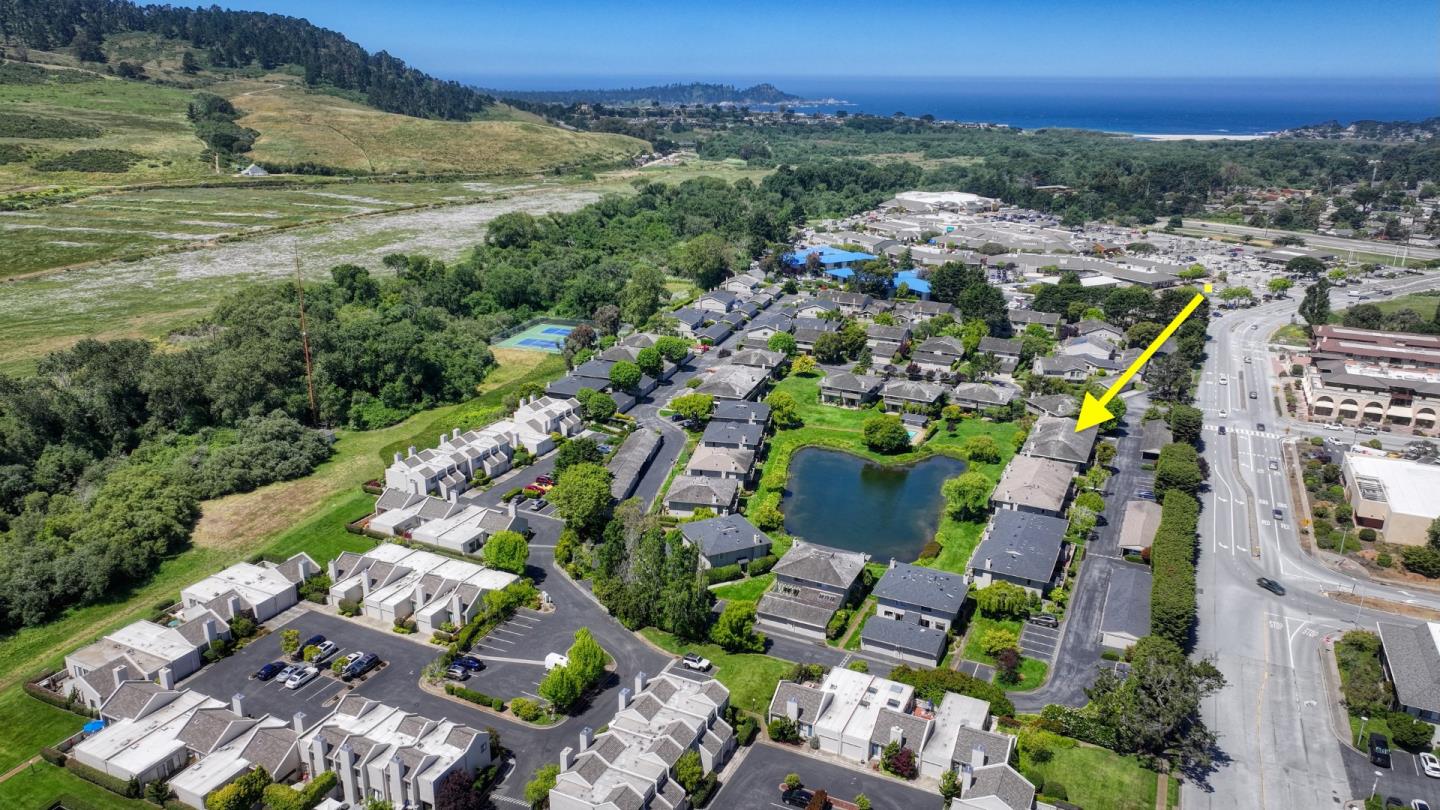 Detail Gallery Image 2 of 38 For 3850 Rio Rd #24,  Carmel,  CA 93923 - 2 Beds | 2/1 Baths