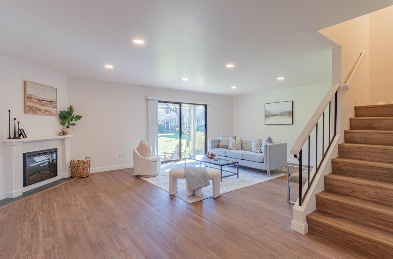 Detail Gallery Image 6 of 38 For 3850 Rio Rd #24,  Carmel,  CA 93923 - 2 Beds | 2/1 Baths