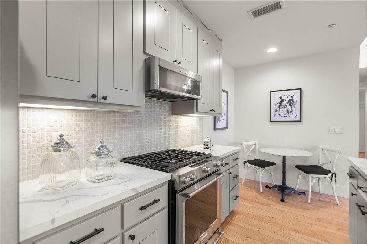 Detail Gallery Image 14 of 29 For 5100 El Camino Real #108,  Los Altos,  CA 94022 - 3 Beds | 2 Baths