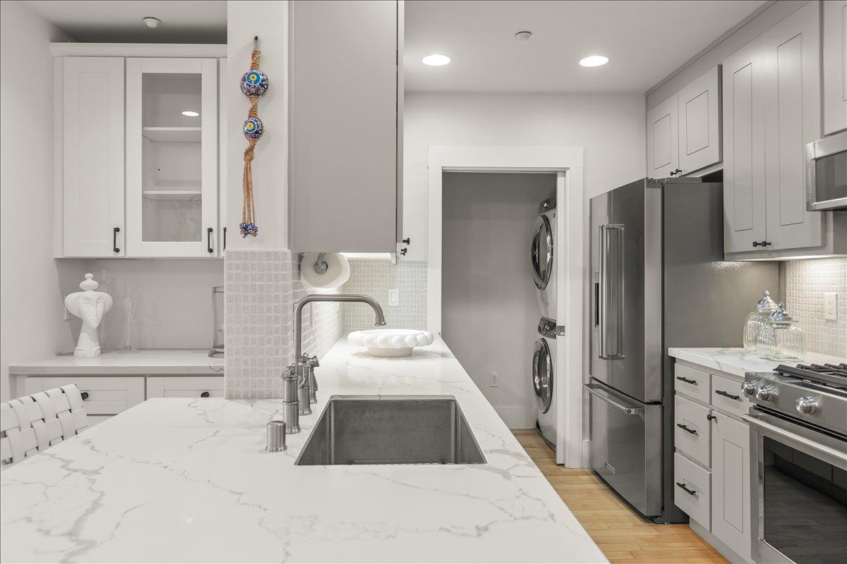 Detail Gallery Image 15 of 29 For 5100 El Camino Real #108,  Los Altos,  CA 94022 - 3 Beds | 2 Baths