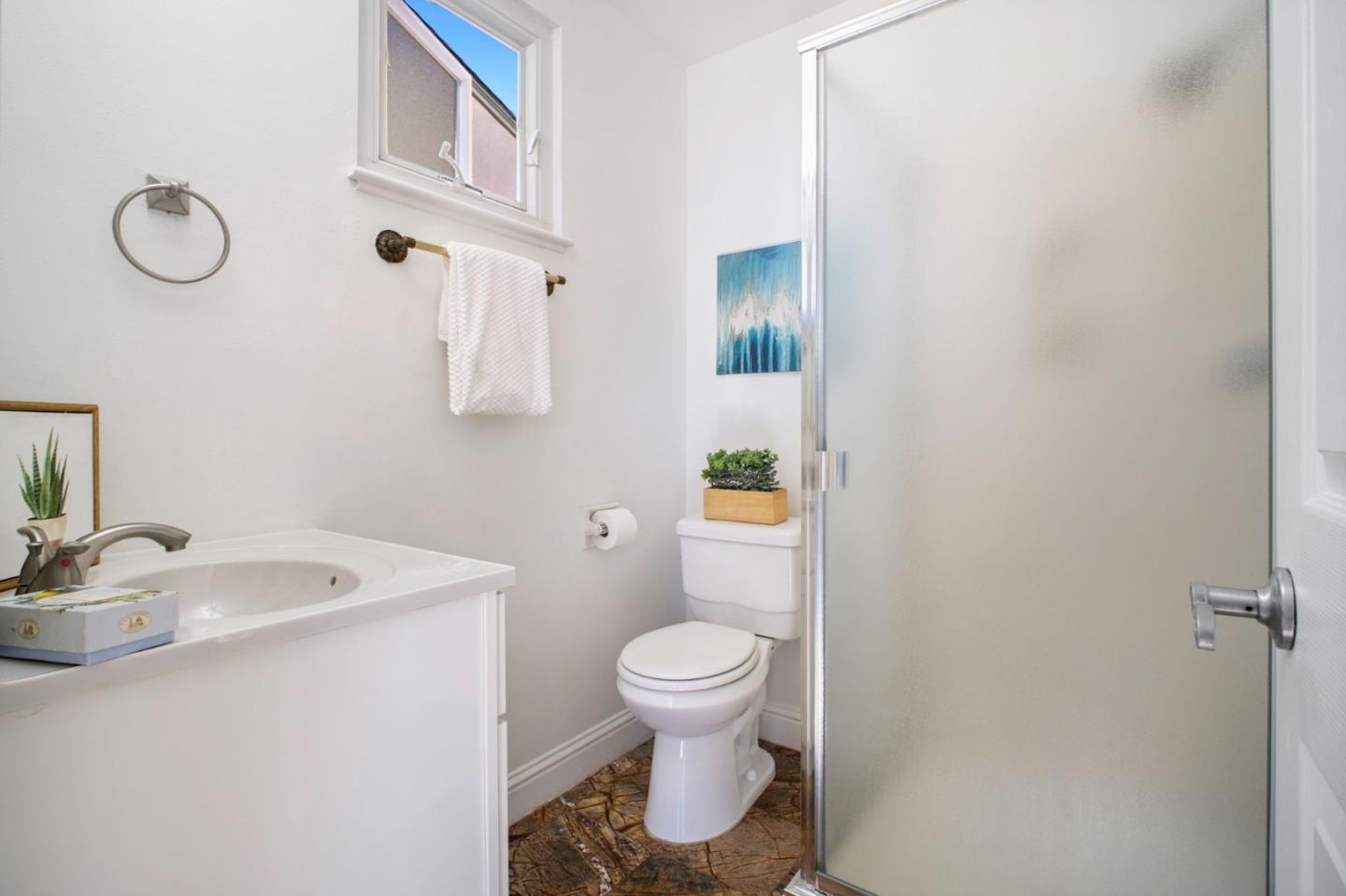Detail Gallery Image 27 of 51 For 1603 via Lacqua, San Lorenzo,  CA 94580 - 3 Beds | 2 Baths