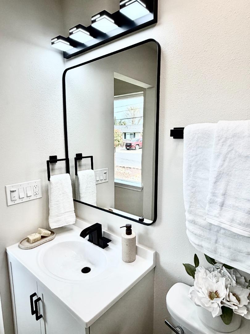 Detail Gallery Image 18 of 21 For 7579 Burnham Way, Dublin,  CA 94568 - 3 Beds | 2 Baths